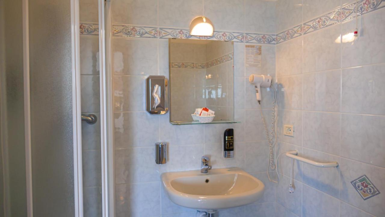 Casa Marinella Hotel 3*